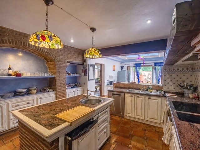 5 Makuuhuoneen Huvila Nueva Andalucía