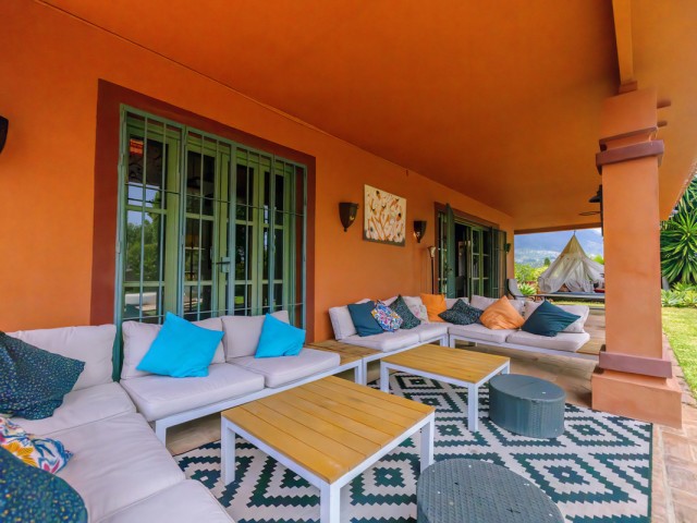 Villa con 5 Dormitorios  en Nueva Andalucía