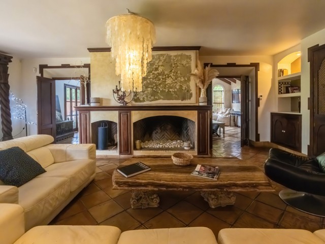 Villa con 5 Dormitorios  en Nueva Andalucía