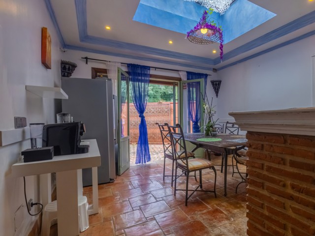 Villa con 5 Dormitorios  en Nueva Andalucía