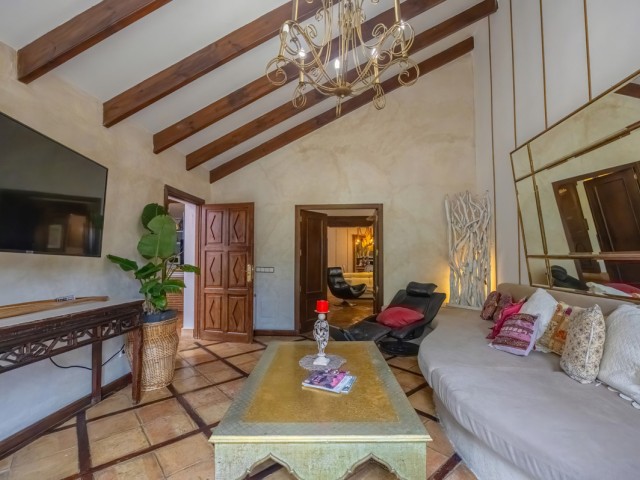 Villa con 5 Dormitorios  en Nueva Andalucía