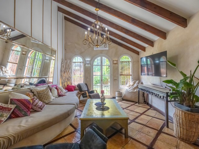 Villa con 5 Dormitorios  en Nueva Andalucía