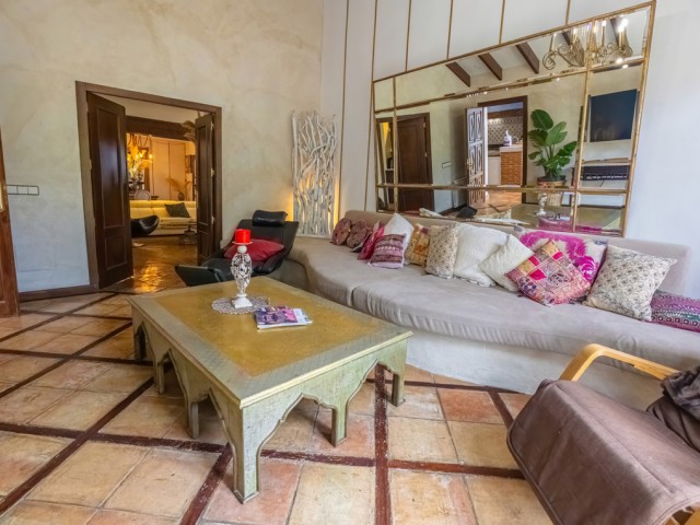 Villa con 5 Dormitorios  en Nueva Andalucía