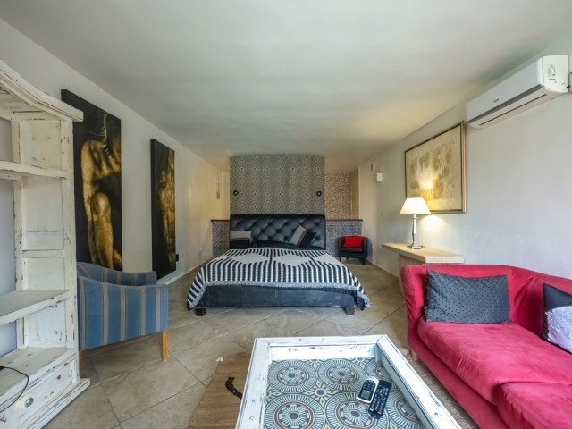 Villa con 5 Dormitorios  en Nueva Andalucía