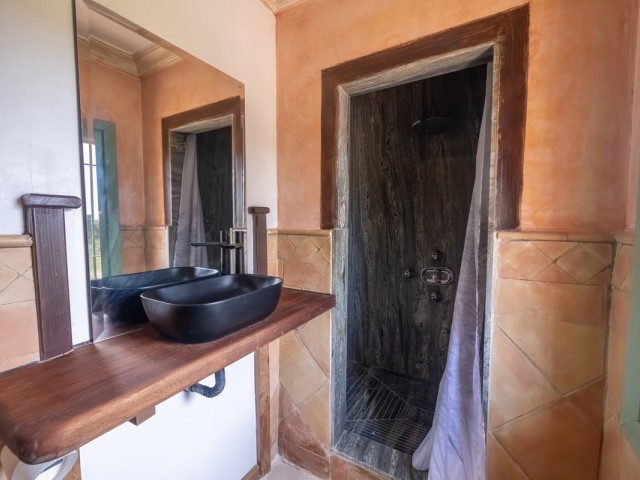 Villa con 5 Dormitorios  en Nueva Andalucía