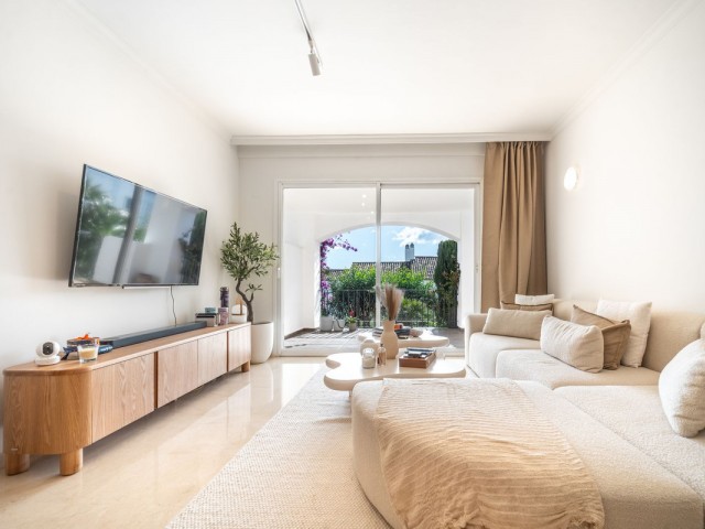 Apartment, La Quinta, R5263918