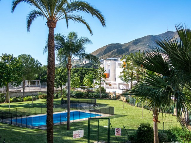 Apartment, Torrequebrada, R5264011