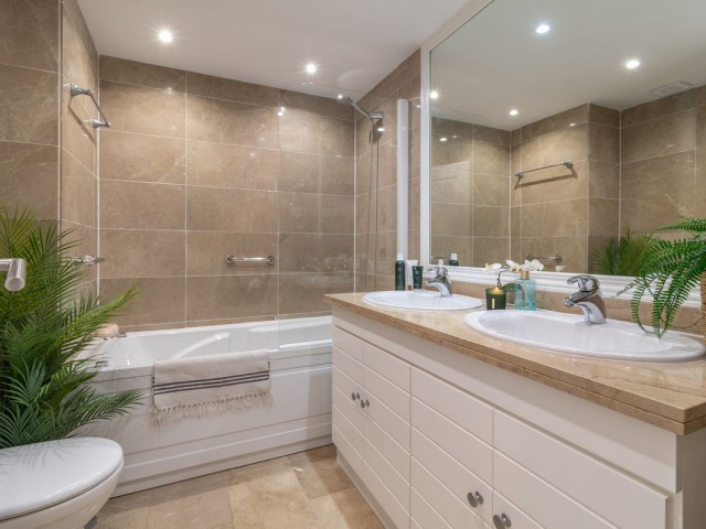 2 Bedrooms Apartment in Torrequebrada