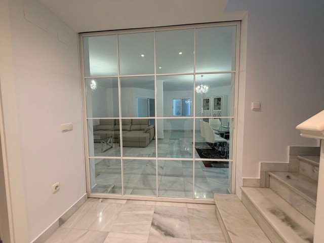 2 Bedrooms Townhouse in Marbella