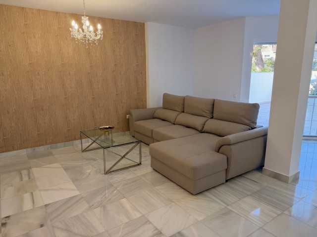 2 Bedrooms Townhouse in Marbella