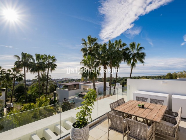 Villa Sierra Blanca - R5264362