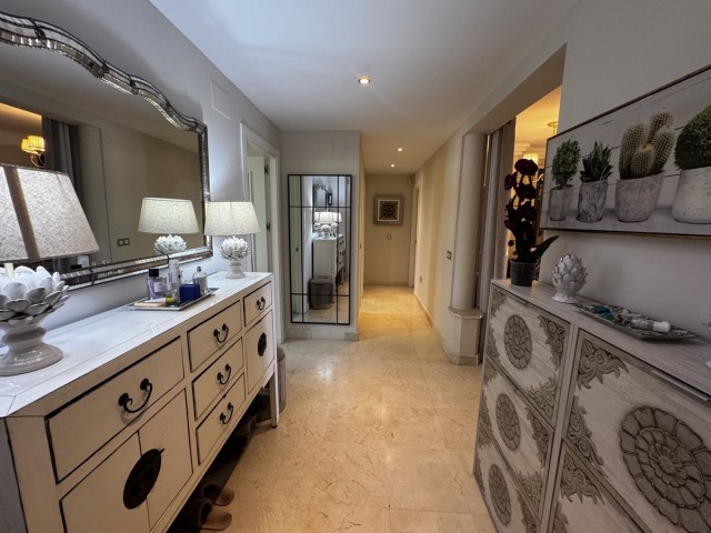 Apartment, Benahavis, R5110465