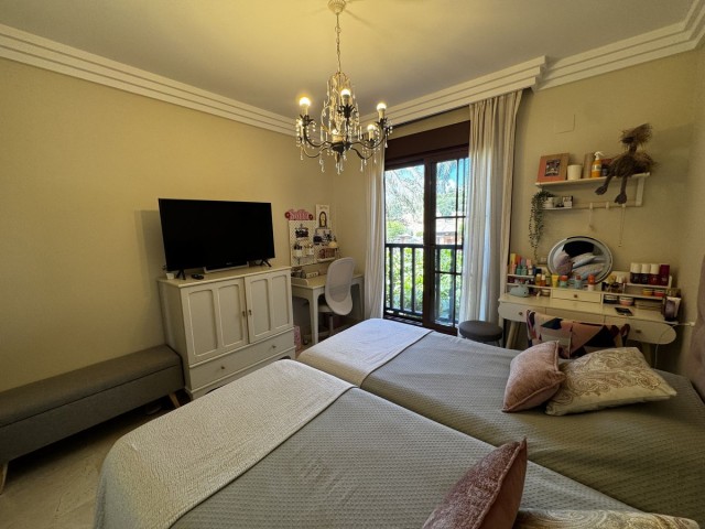 2 Sovrums Lägenhet i Benahavís