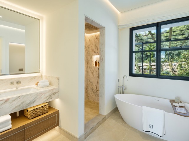 6 Bedrooms Villa in The Golden Mile