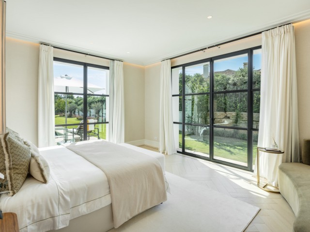 6 Bedrooms Villa in The Golden Mile