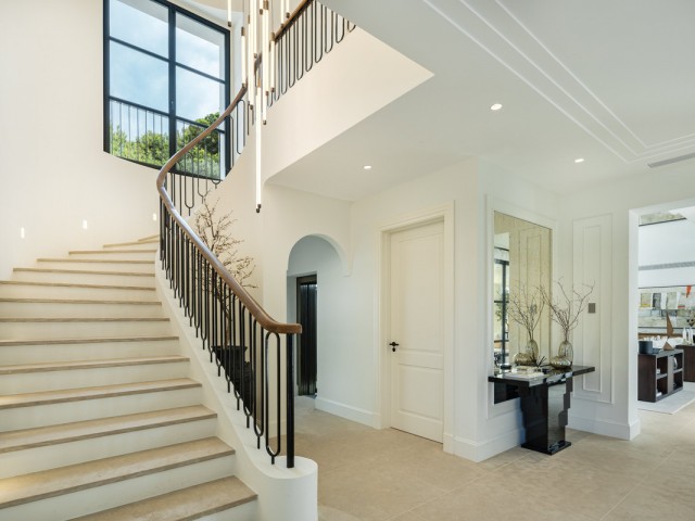 6 Bedrooms Villa in The Golden Mile