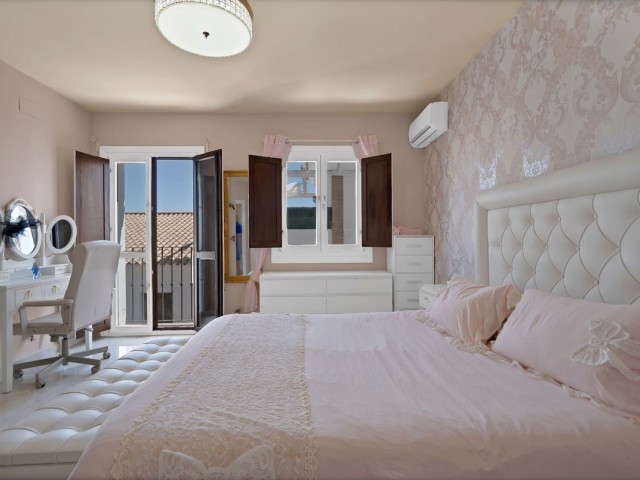 4 Slaapkamer Rijtjeshuis in Estepona