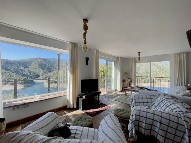 3 Makuuhuoneen Huvila Istán