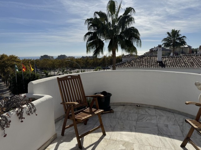 2 Bedrooms Apartment in Benalmadena