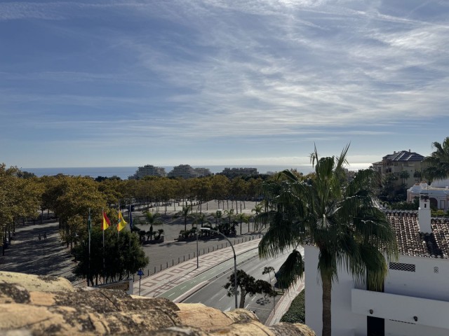 2 Bedrooms Apartment in Benalmadena