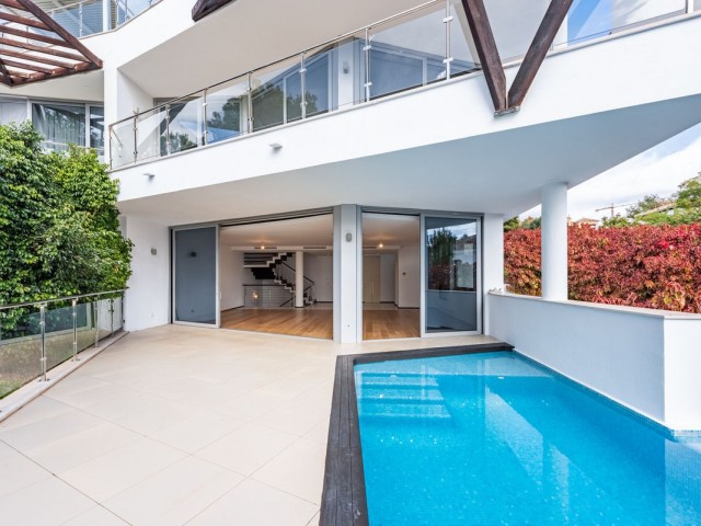 4 Bedrooms Townhouse in The Golden Mile