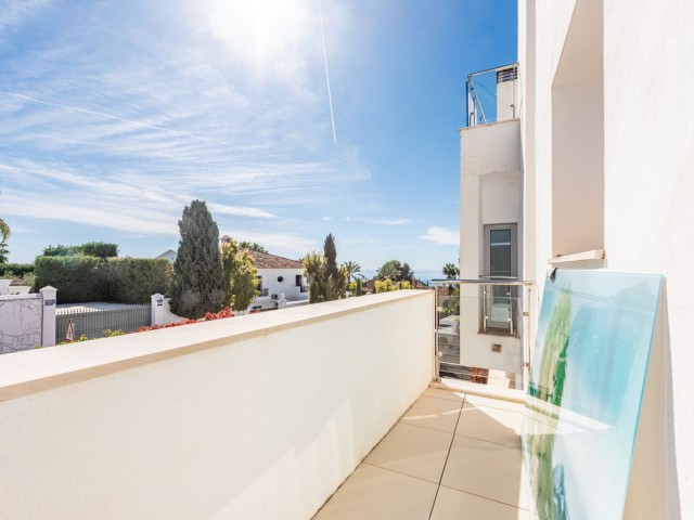 4 Bedrooms Townhouse in The Golden Mile