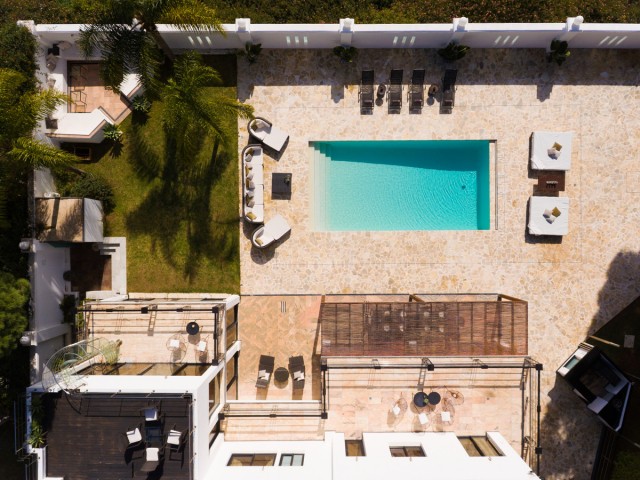 8 Bedrooms Villa in Artola