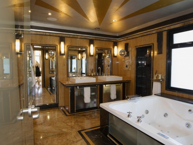 8 Bedrooms Villa in Artola