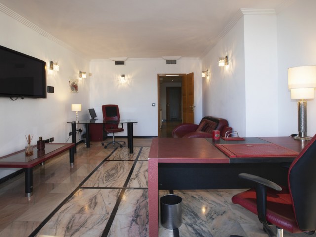 8 Sovrums Villa i Artola