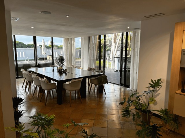 8 Sovrums Villa i Artola