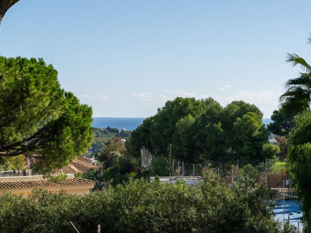 3 Bedrooms Apartment in Nueva Andalucía