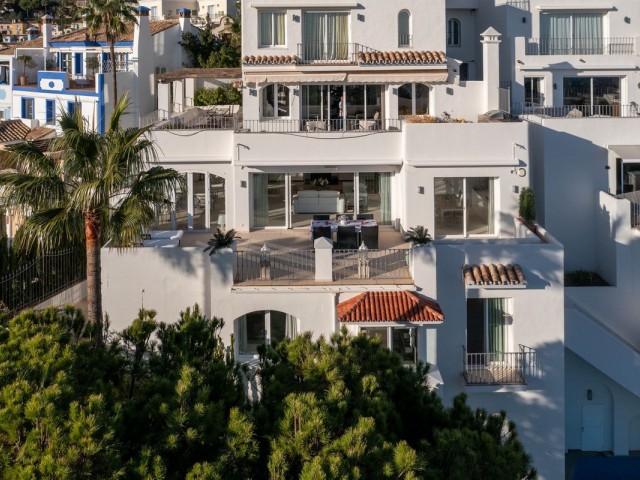 Apartamento con 3 Dormitorios  en La Heredia