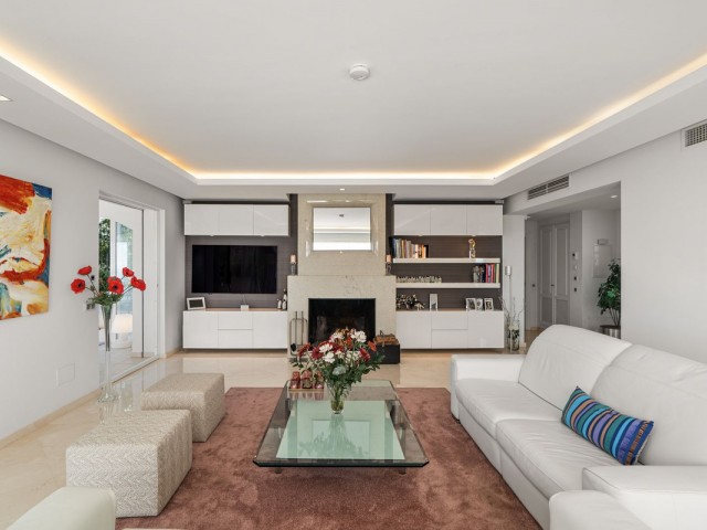 Apartamento con 3 Dormitorios  en La Heredia