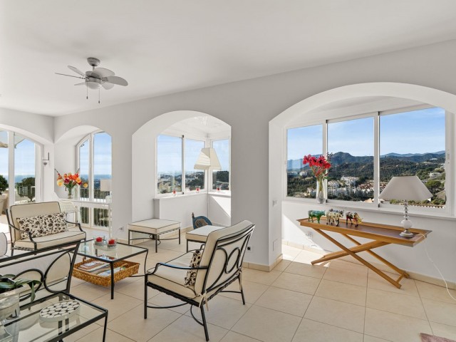 Apartamento con 3 Dormitorios  en La Heredia