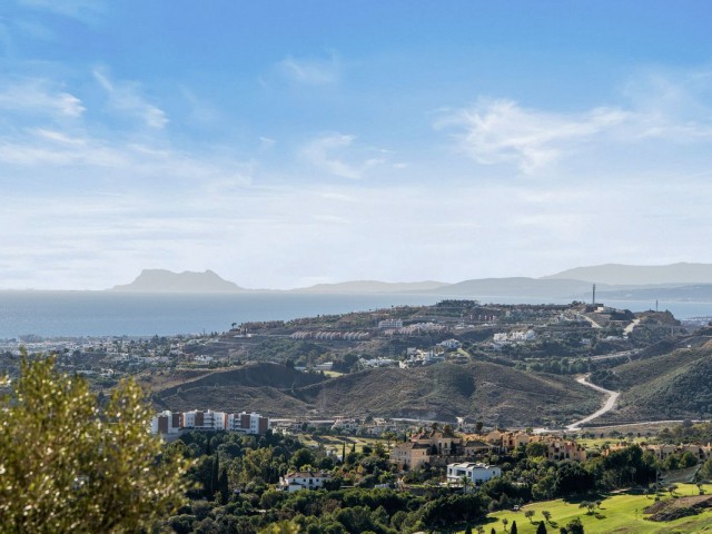 Apartamento con 3 Dormitorios  en La Heredia