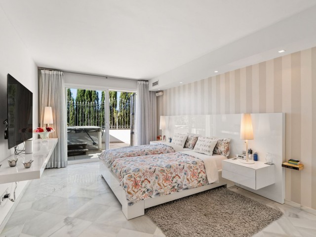 Apartamento con 3 Dormitorios  en La Heredia