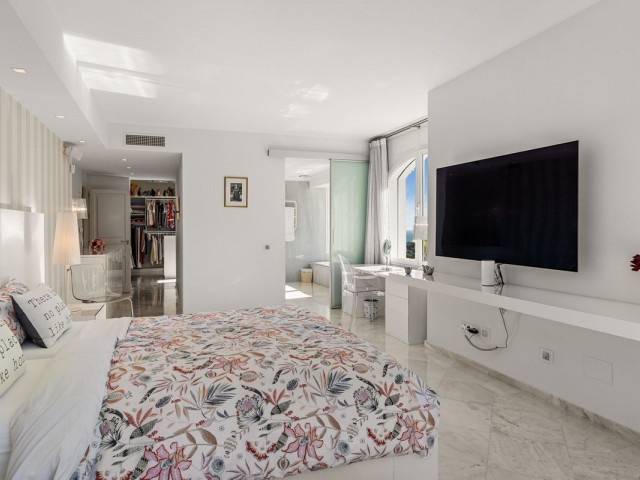 Apartamento con 3 Dormitorios  en La Heredia