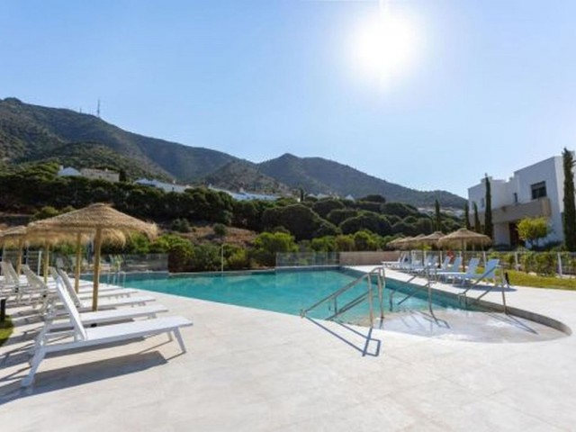 Maison mitoyenne avec 3 Chambres  à Mijas