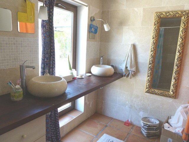 Villa avec 4 Chambres  à Valtocado