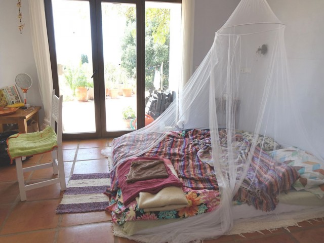 Villa avec 4 Chambres  à Valtocado