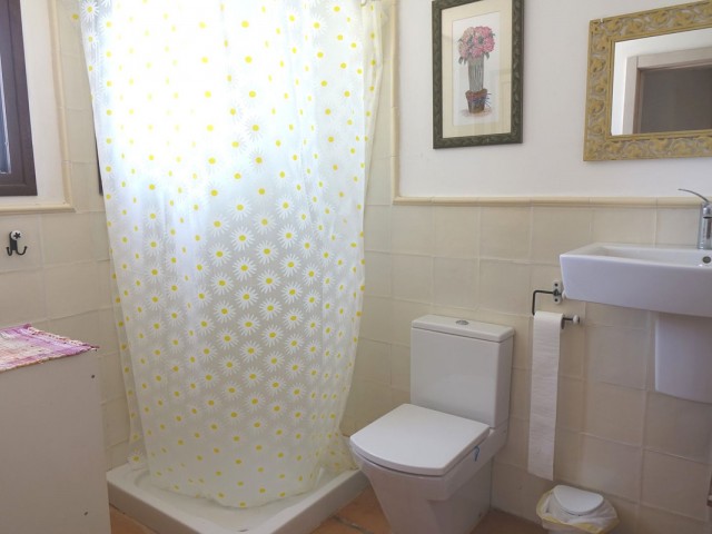 Villa avec 4 Chambres  à Valtocado