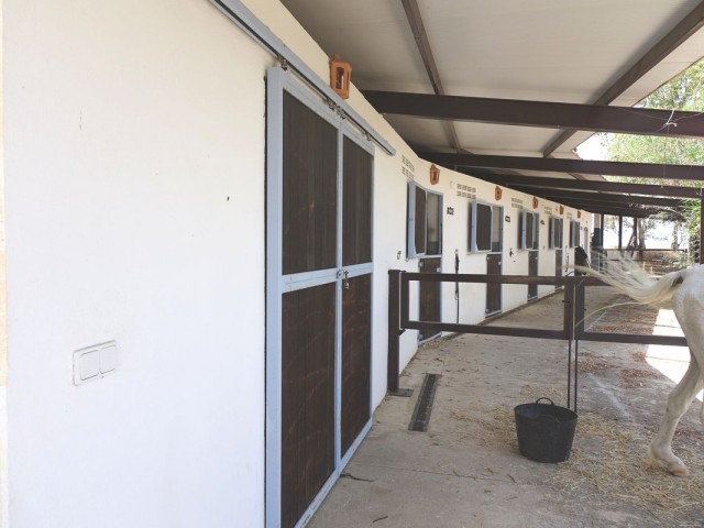 Villa avec 4 Chambres  à Valtocado