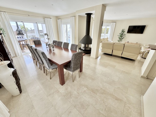 5 Bedrooms Villa in La Cala de Mijas
