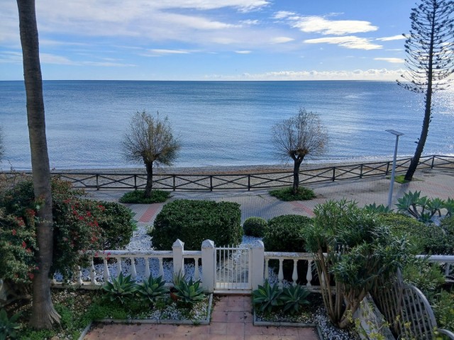 5 Bedrooms Apartment in Estepona