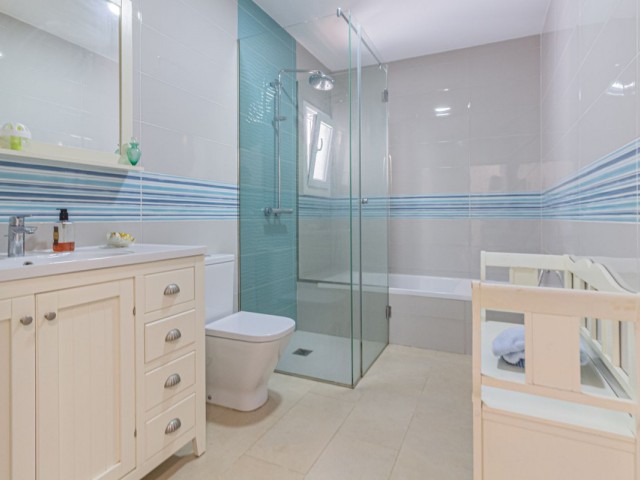 Villa con 4 Dormitorios  en Sotogrande