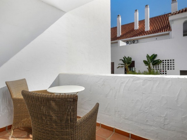 Apartamento con 3 Dormitorios  en Nueva Andalucía