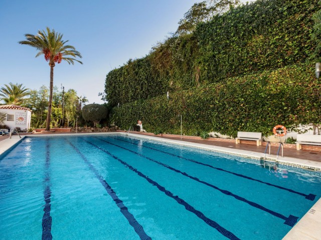 Apartamento con 3 Dormitorios  en Nueva Andalucía