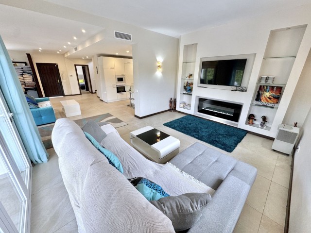 5 Bedrooms Villa in Nueva Andalucía