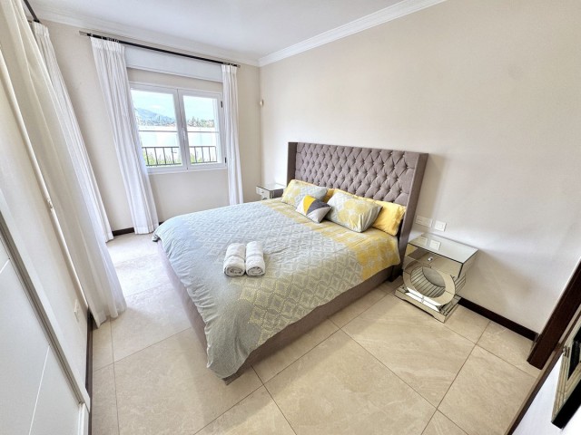 5 Bedrooms Villa in Nueva Andalucía