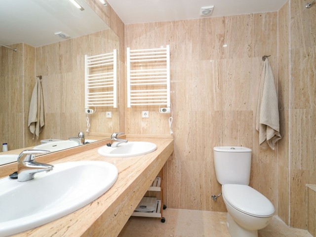 Penthouse avec 2 Chambres  à Elviria